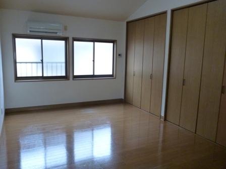 Living and room. Western-style 9.3 Pledge