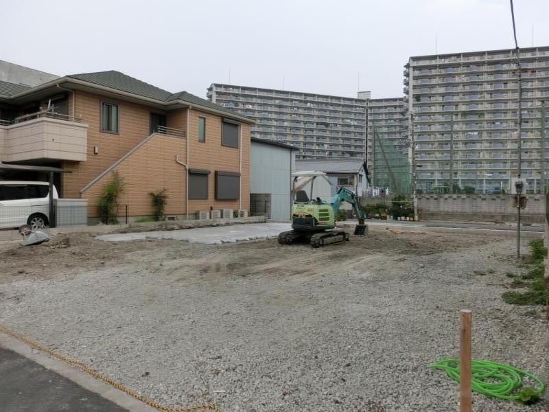 Local photos, including front road. Local (August 2013) Shooting