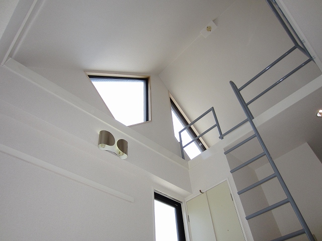 Other. !! High ceilings attractive one !! Popular Listings of so inquiries ahead of us of