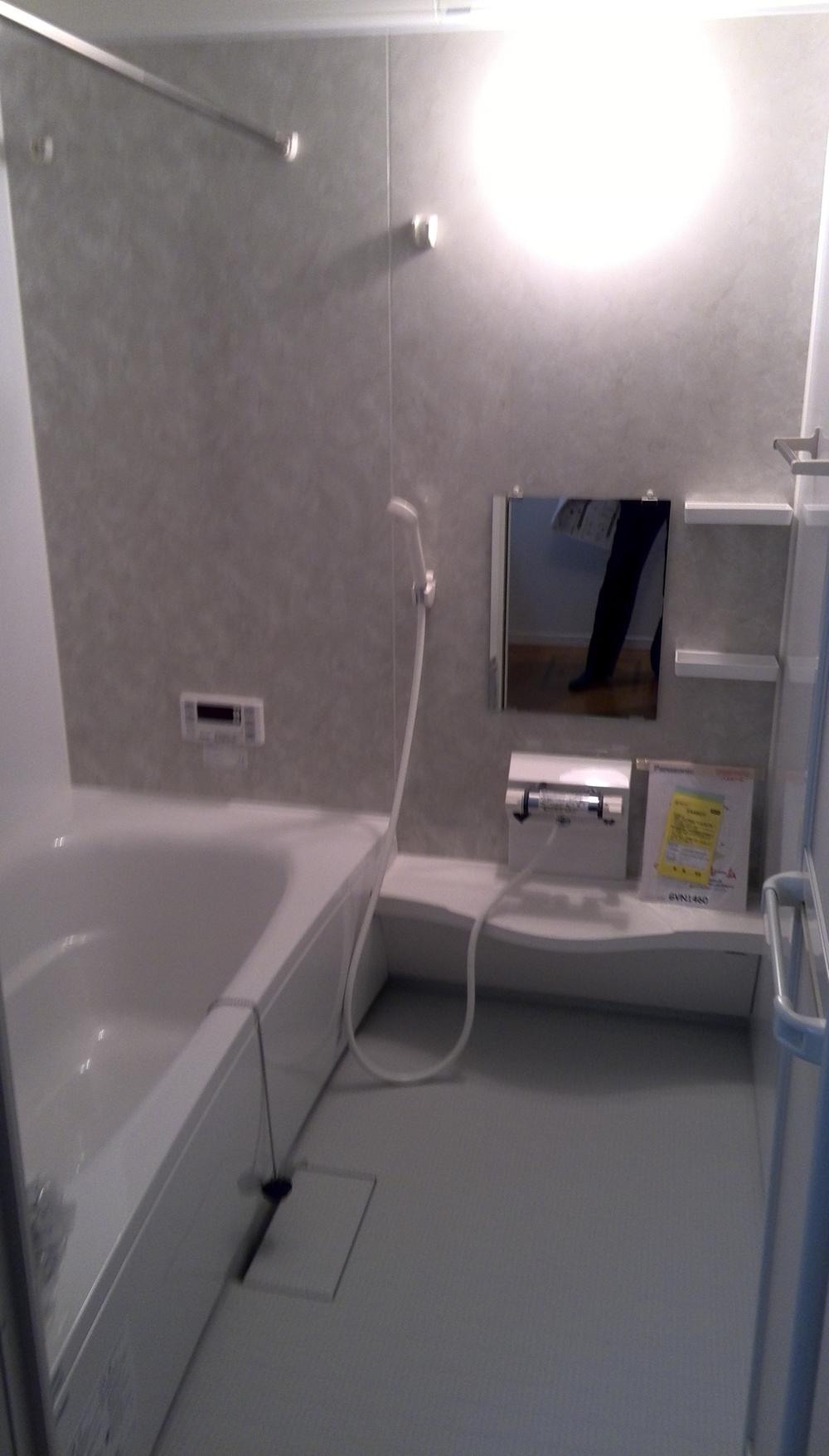 Bathroom. Bathroom bathroom heater with dryer spacious 1 pyeong size