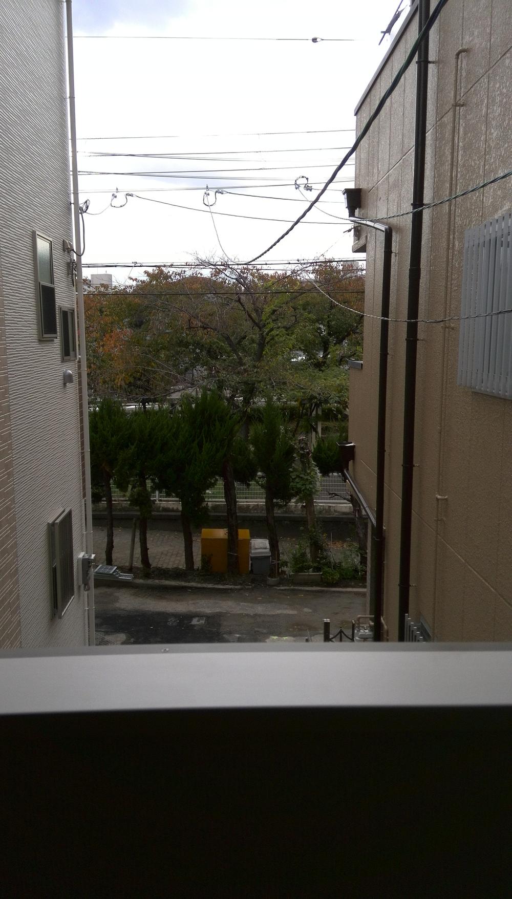 View photos from the dwelling unit. A quiet residential area that was blessed with green Koenmae