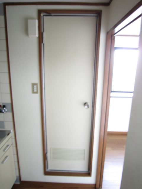 Other room space. It is ready-to-move-in