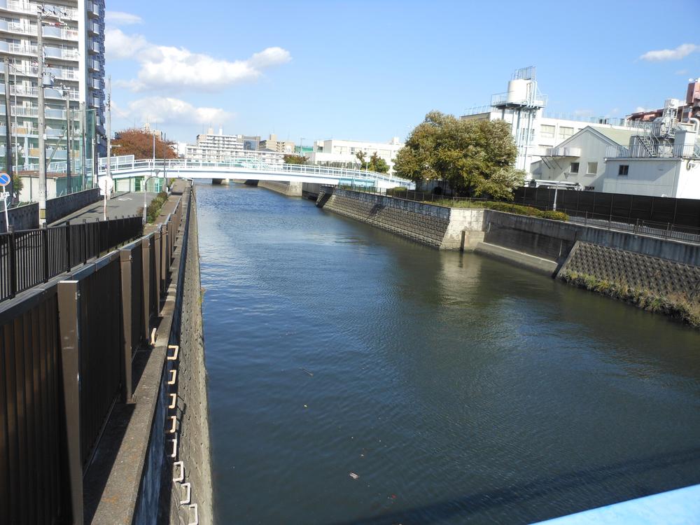 Other. Right next door is calm in the river!