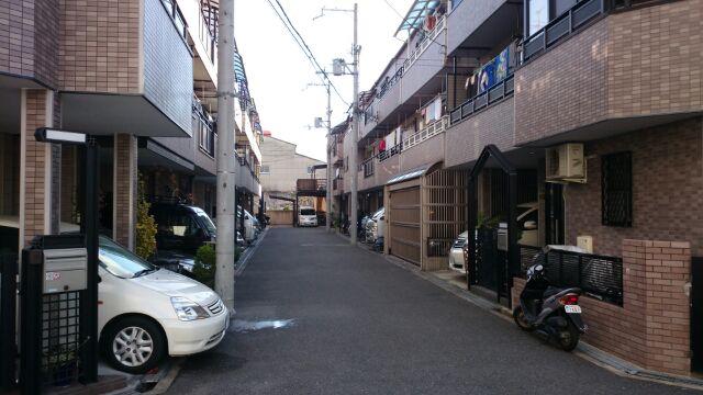 Local photos, including front road. It is clean compartment has been front road