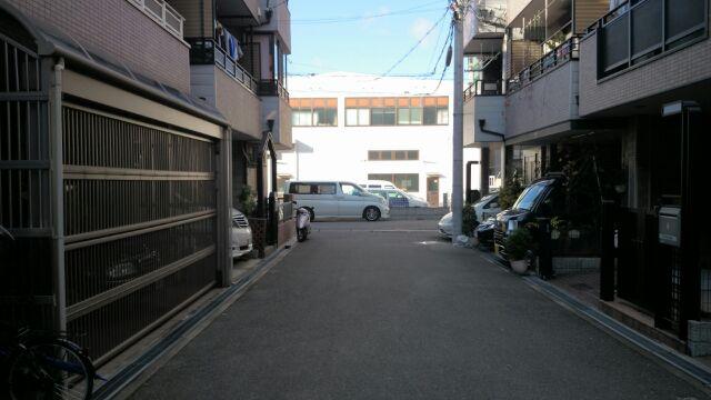 Local photos, including front road. Large vehicles also easy parking! 