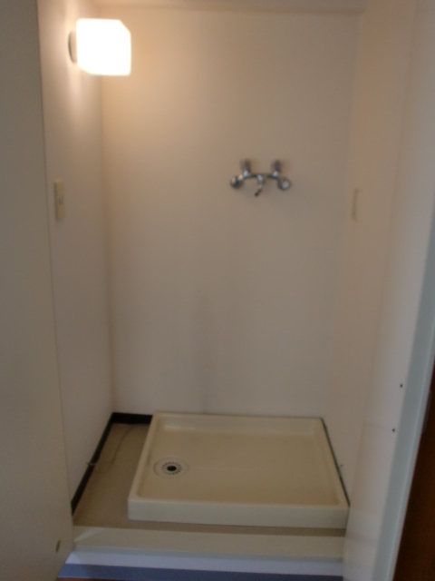 Other Equipment. Indoor laundry bread (and hide)