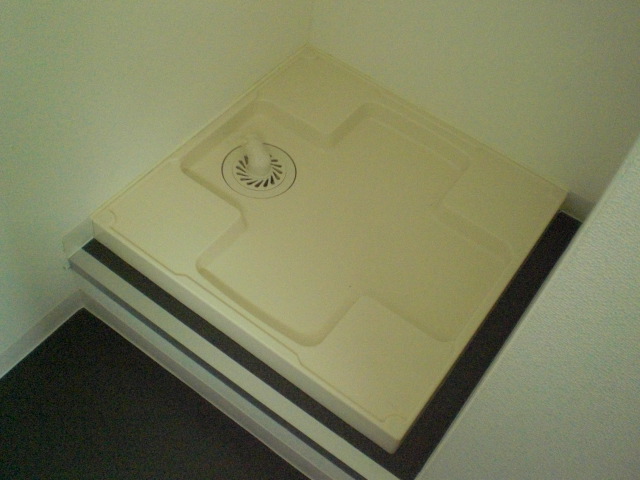 Other Equipment. Indoor laundry bread
