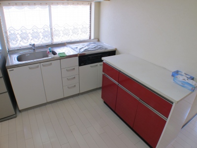 Kitchen. 3-neck gas stove system Kitchen