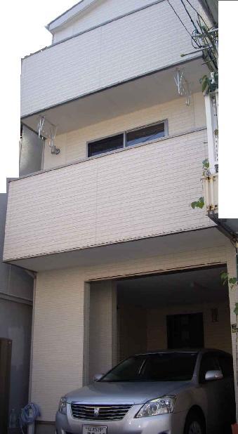 Local appearance photo. April 2011 Built in built shallow Property! 