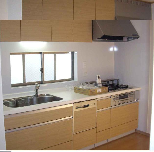 Kitchen. Glass top is a stove new replacement already.  It will also be fun to cooking