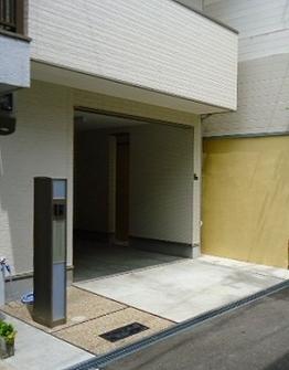 Local photos, including front road. Also it has spacious front