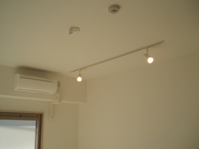 Other room space. Air conditioning / indirect lighting