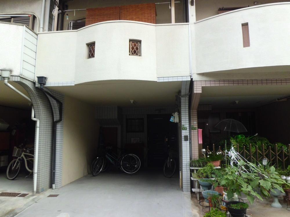 Local appearance photo