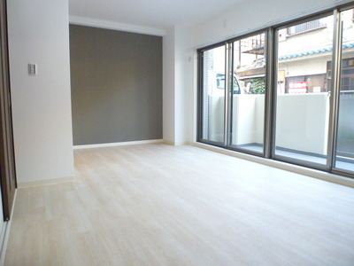 Living and room. Widely furniture easy to place it is living