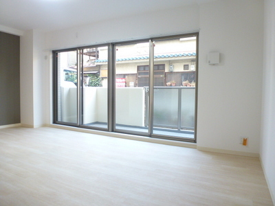 Living and room. Widely furniture easy to place it is living