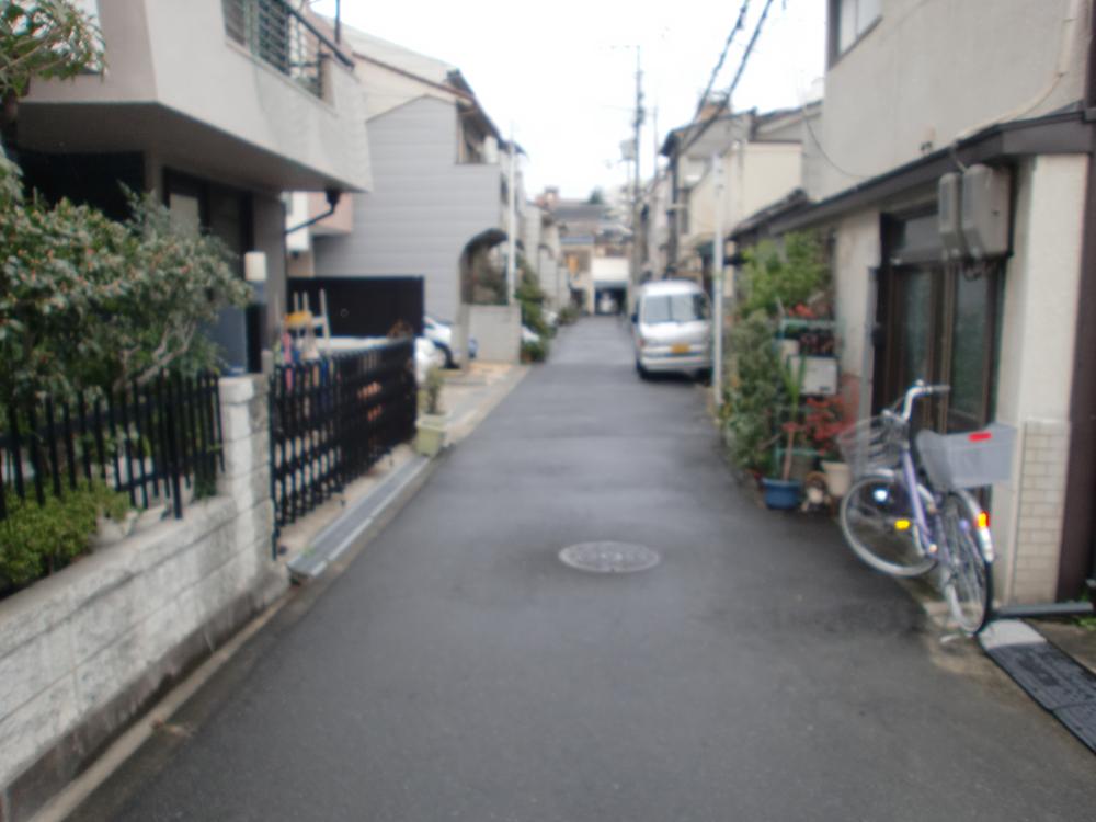 Local photos, including front road. Local (12 May 2013) Shooting We pre-road clean.