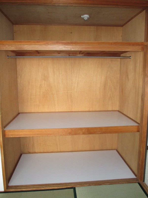 Receipt. Spacious closet!