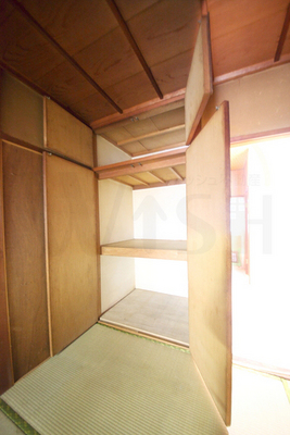 Receipt. Large closet can be very practical use.