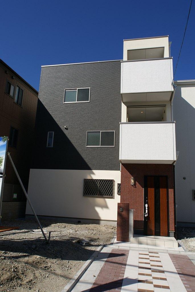 Building plan example (exterior photos). Building plan example