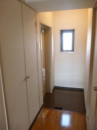 Entrance. With storage in the hallway
