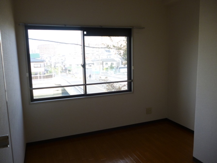 Living and room. Western-style 5.6 Pledge
