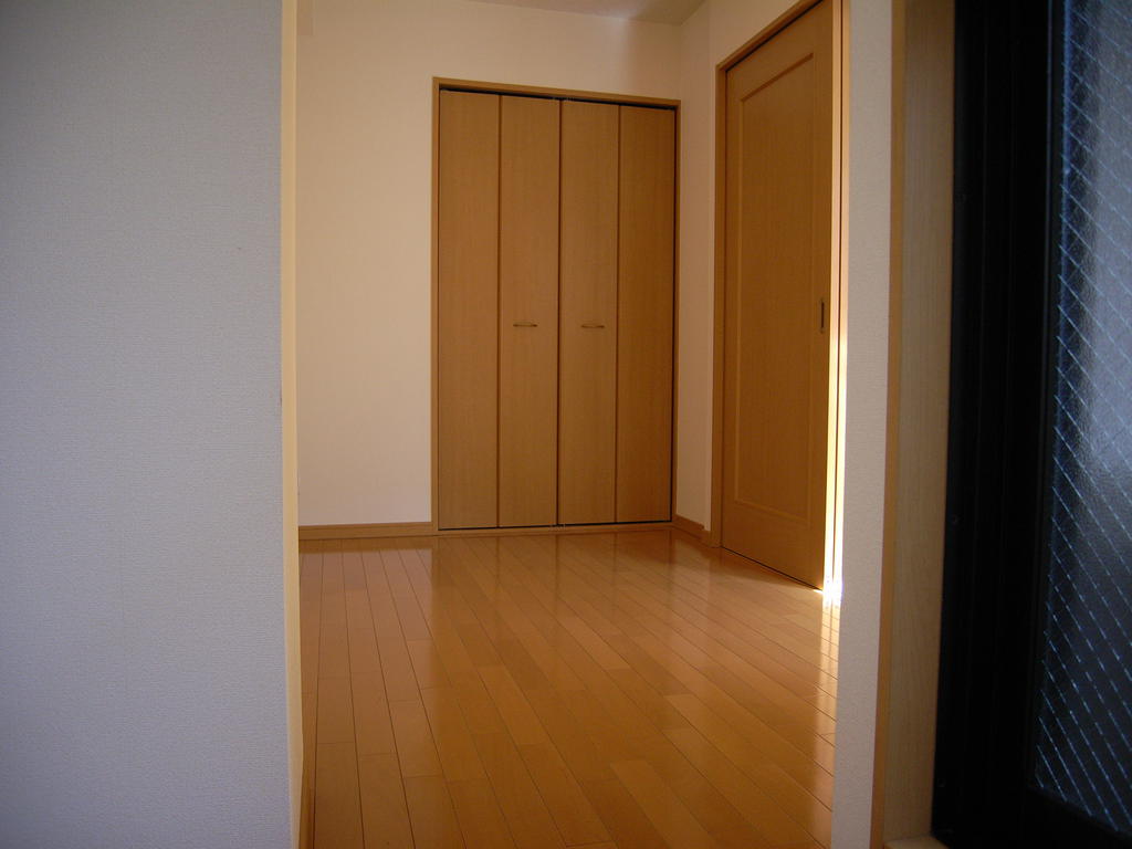 Living and room. Western-style 6.0