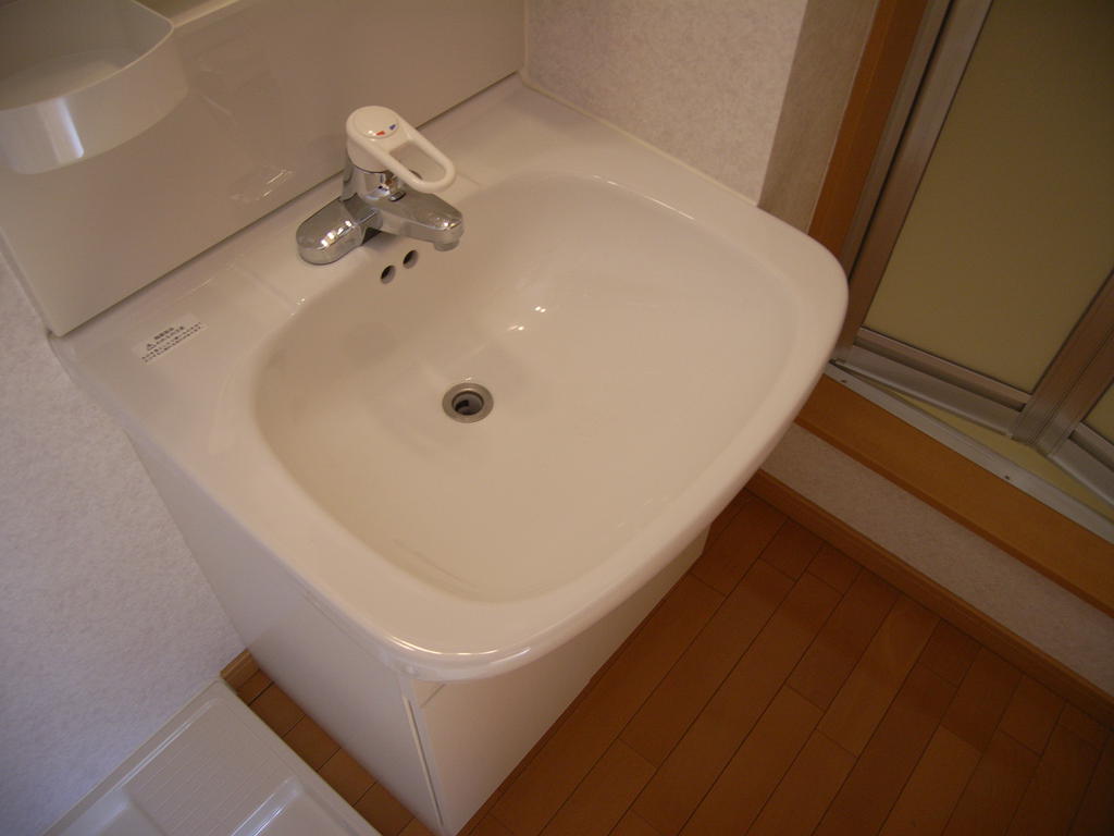 Washroom. Wash basin