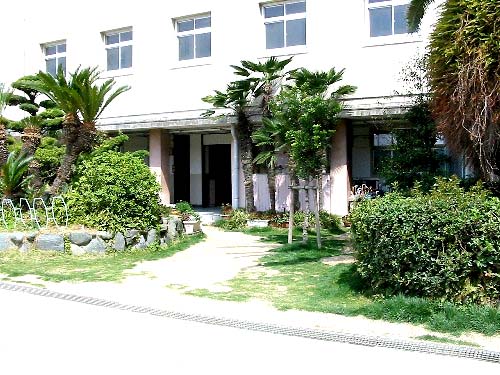 Primary school. Suwa until the elementary school (elementary school) 200m
