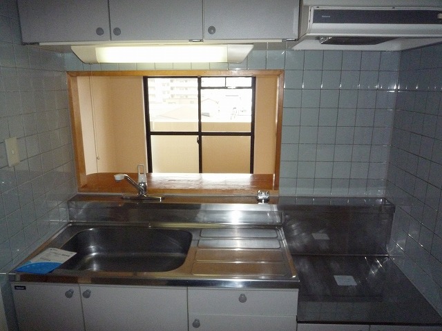 Kitchen. Gas stove installation Allowed