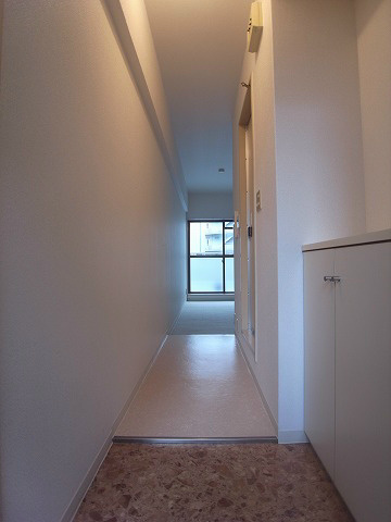 Entrance. It is the entrance with a clean soon as I entered.