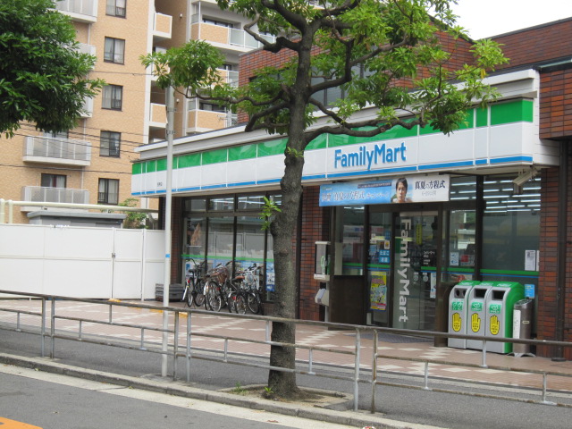 Convenience store. 180m to FamilyMart Nagara store (convenience store)