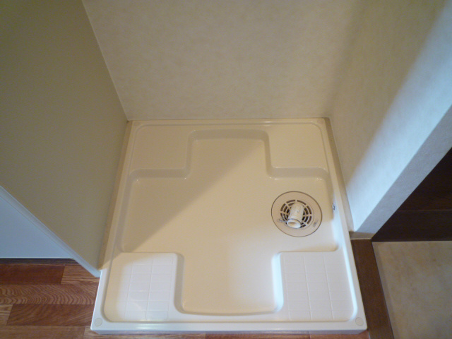 Other Equipment. Indoor laundry bread