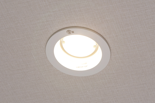Interior.  [LED downlight lighting] Energy saving ・ Long life has been adopted LED downlight lighting of charm ※ Except part (same specifications)