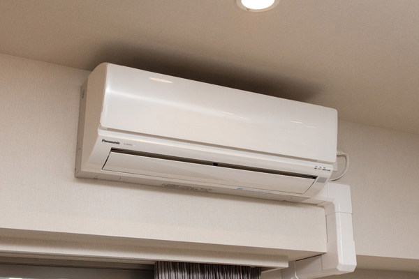 Living.  [Living standard air conditioning] To achieve a comfortable life, Air conditioning are standard in the living room (same specifications)