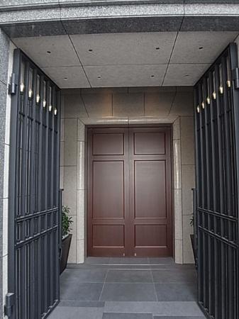 Entrance. Common areas