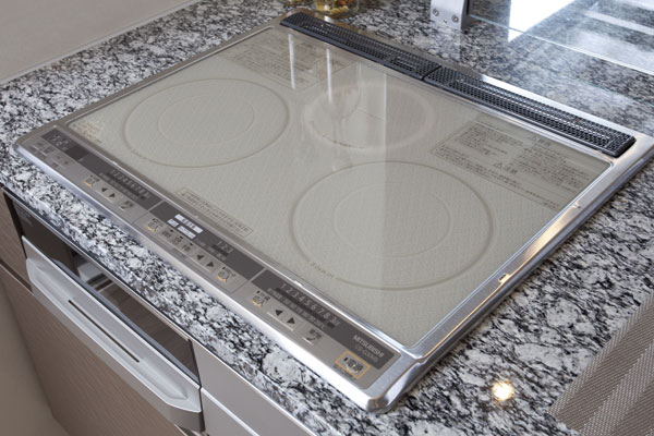 Kitchen.  [IH cooking heater] And can be adjusted firepower is at the touch of a button, Easy to operate. Clean in the wipe is also quick and people boiling over because it is a flat top plate (same specifications)