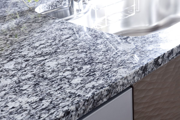 Kitchen.  [Counter-integrated work top] Adopt the granite that combines luxury and durability in the work top. It is counter-integrated that can be performed spacious work (same specifications)