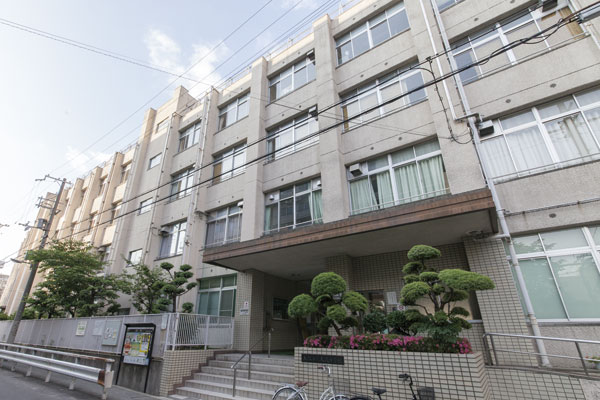 Surrounding environment. Municipal Oyodonaka School (7 min walk ・ About 490m)