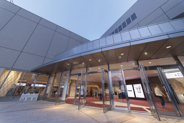 Surrounding environment. Osaka Station City Cinema (walk 16 minutes ・ About 1240m)