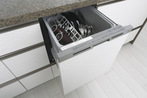 Kitchen.  [Dish washing and drying machine] Dish washing and drying machine of the slide type that can be out the crockery has been standard equipment in a comfortable position (same specifications)