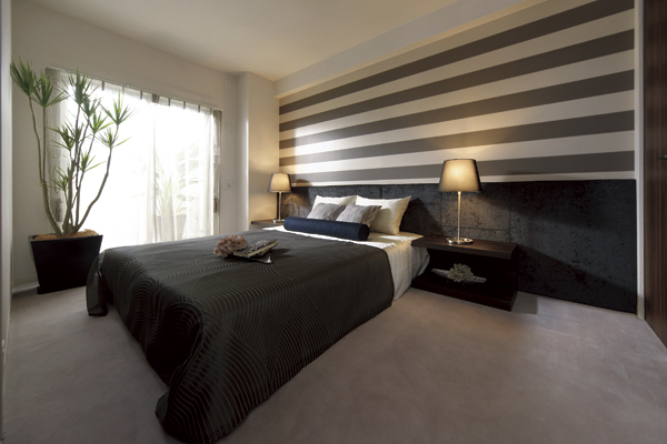 Interior.  [Master bedroom] Placed in exhilarating south balcony side, The master bedroom was realized the excellent habitability, Secure about 6.0 Pledge or more spaces. It adopted a sliding door at the entrance door, There are also high functionality that can be integrated with the living ( ※ )