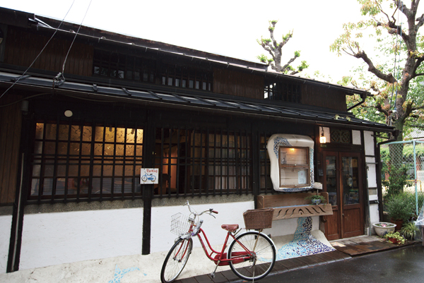 Surrounding environment. Mono cafe Wawon (1-minute walk ・ About 70m)