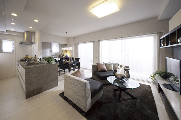 Room and equipment. Bright living room full of sense of openness ・ Dining (C type menu plan model room ※ Menu plan, Free of charge ・ There application deadline)