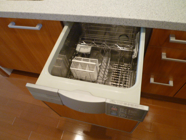 Kitchen. Dish washing and drying machine