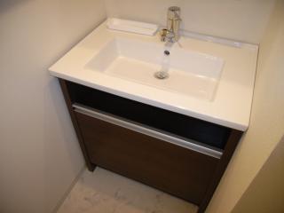 Washroom. Independent wash basin