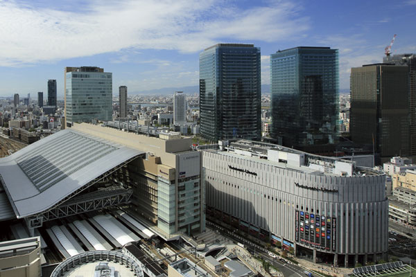 Surrounding environment. Grand Front Osaka (JR "Osaka" station directly connected)