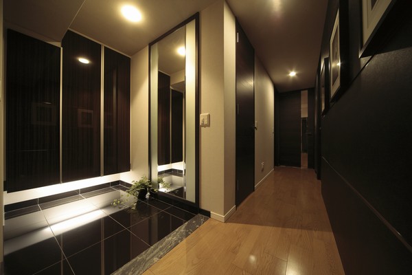 Heavy at the door of the modern attire is, As well as a residence of the face, Also it represents the sensibility of the people who live. Sophisticated design is, Return home of people who live, Magnificent and welcomed high guests to visit