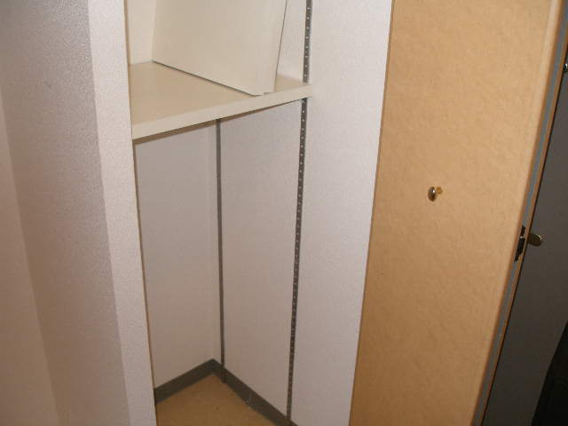 Other room space. closet