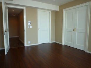 Living and room. About 11.3 Pledge