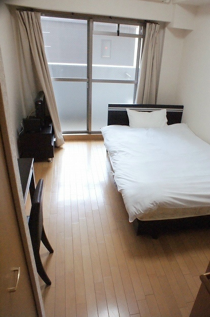 Other room space. Sunny